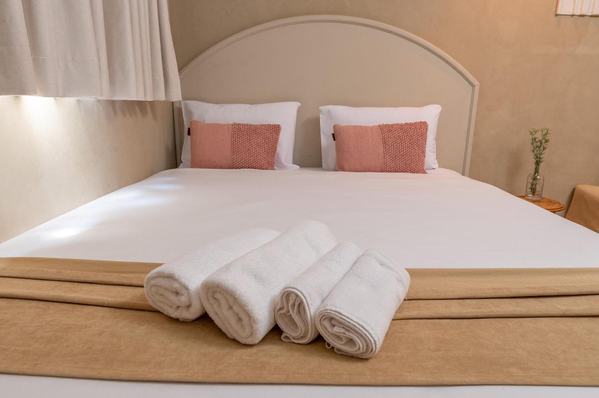 Hotel Alaya Poleg Netanja Zewnętrze zdjęcie